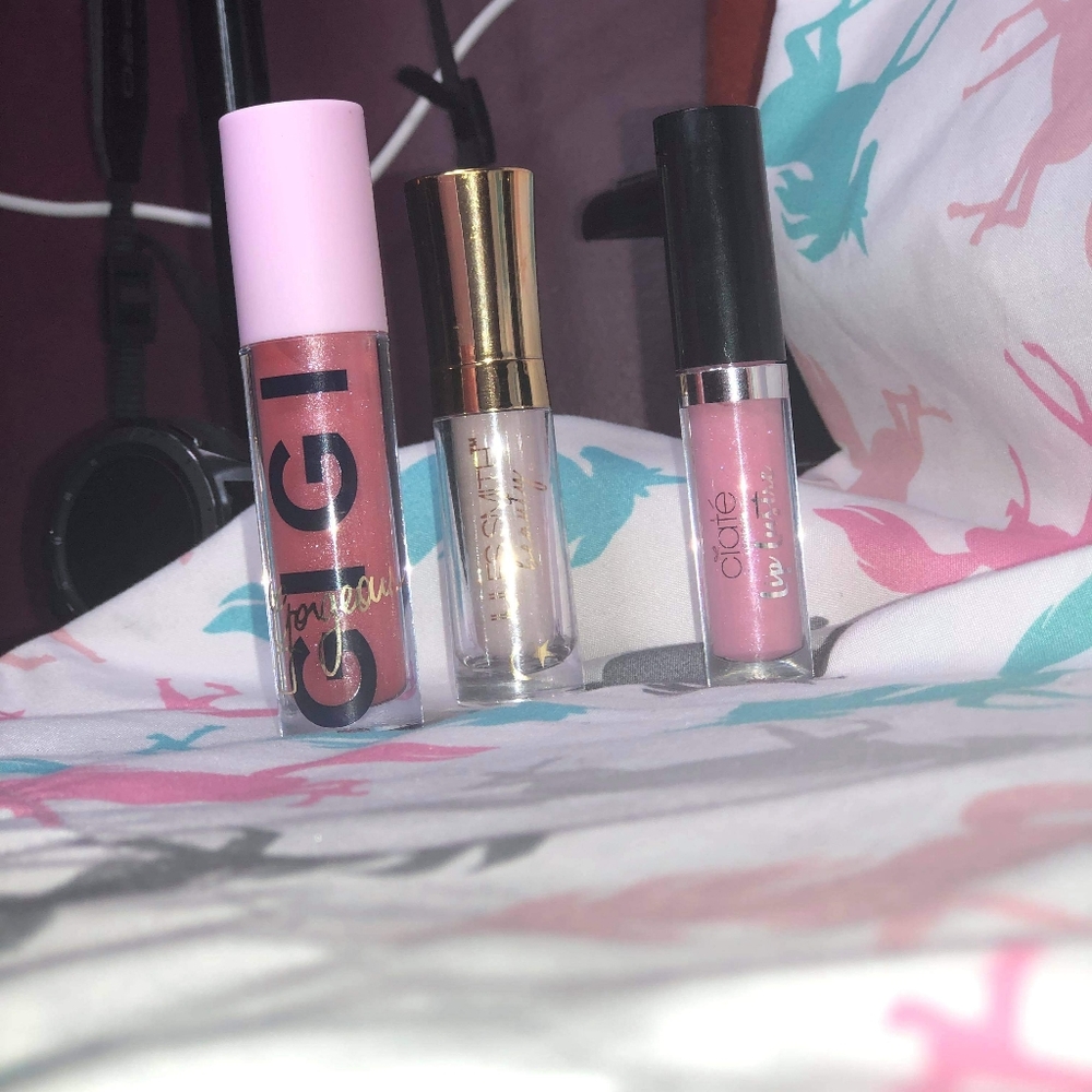 Glittery lip glosses